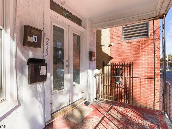 5th image of 233 N 18Th St