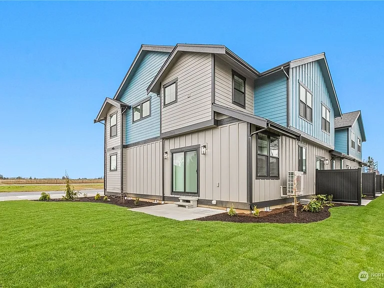 2217 Dejong Dr — Photo 20