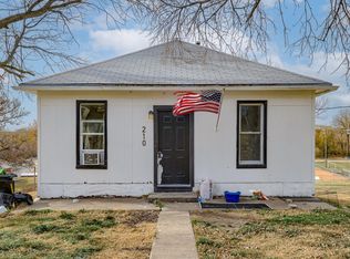 210 N Commercial St, Carson, IA 51525