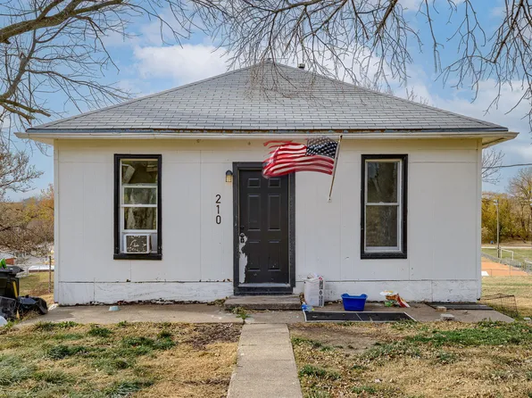 210 N Commercial St, Carson, IA 51525