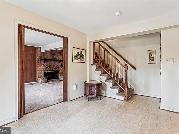 3rd image of 8602 Dora Ct
