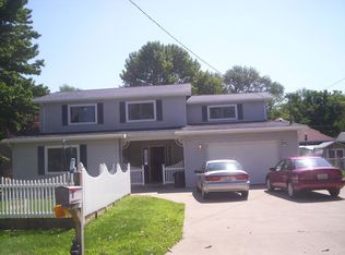 2052 Lakeview Ave, Oregon, OH 43616