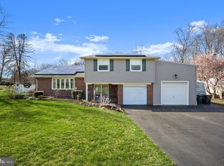 6 E Rambler Dr, Holland, PA