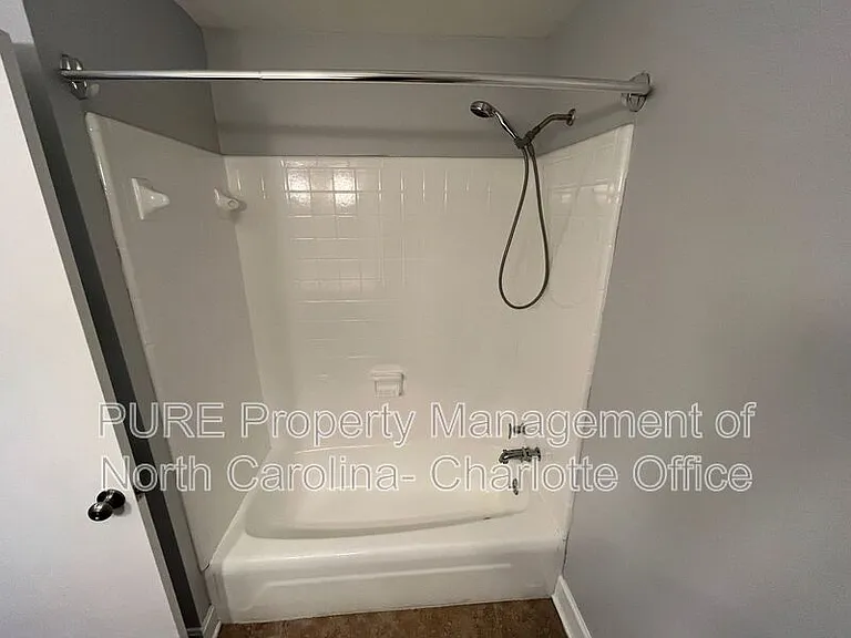 314 Scottridge Dr — Photo 16