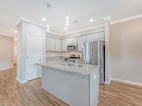 5th image of 242 Torslanda Ln