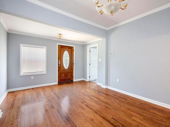 4th image of 1810 Meriline Ave