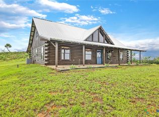 213 Rio Llano Dr E, Llano, TX 78643