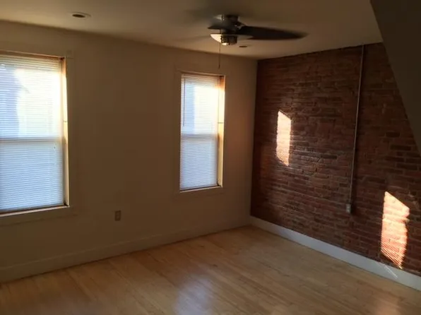 820 Almond St, Philadelphia, PA 19125
