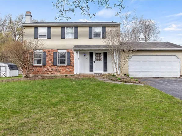 127 Smokey Hollow Rd, Baldwinsville, NY 13027