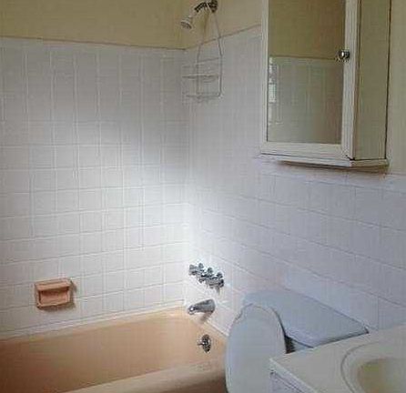 3rd image of 104 NE 16th Ave APT 9