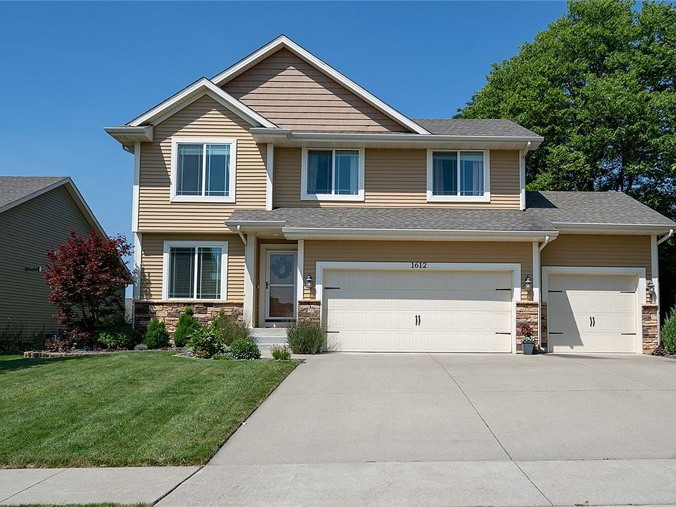 1st image of 1612 SE Coralberry Dr