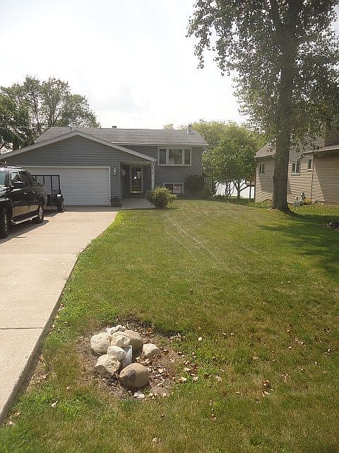 1st image of 2516 Candlewick Dr SE