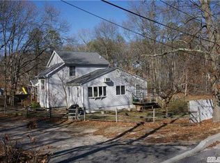 65 Old Saddle Rd, Ridge, NY 11961