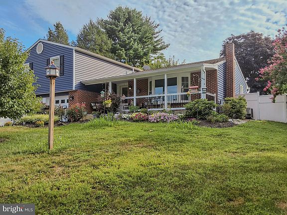 2nd image of 630 Camelot Dr