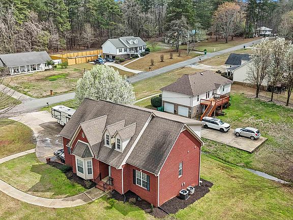 3rd image of 13664 Lisa Dr