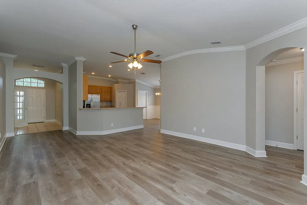 3 bed, 2.0 bath, 1724 sqft, $2,090 — Photo 4