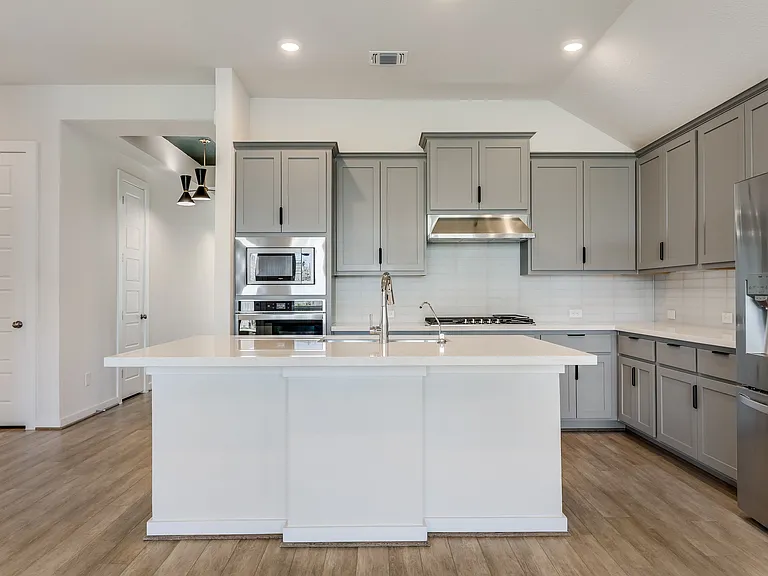 4326 Frankfurt Ln — Photo 4