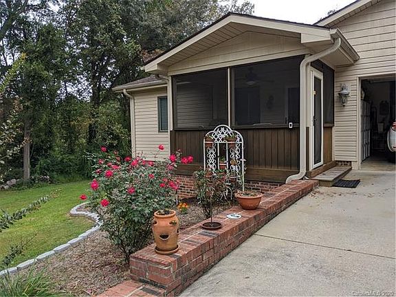 5th image of 1720 33rd Street Dr SW
