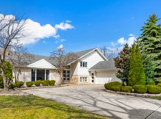 7326 Bayberry Ln, Darien, IL 60561