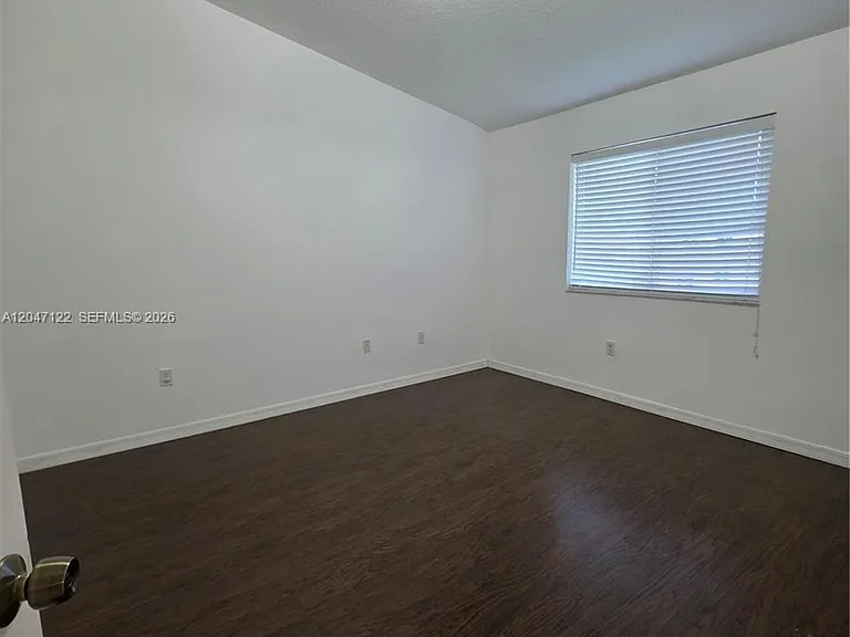3398 NE 9th Dr #204 — Photo 10