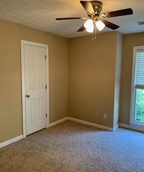700 Hunters Creek Ln — Photo 14