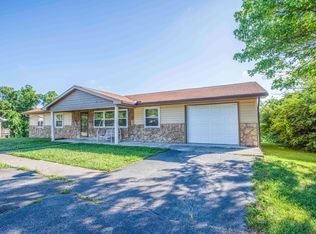 250 Trades Dr, Lenoir City, TN 37771