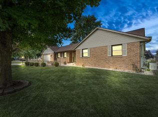 11727 Strohm Dr S, Mishawaka, IN 46545