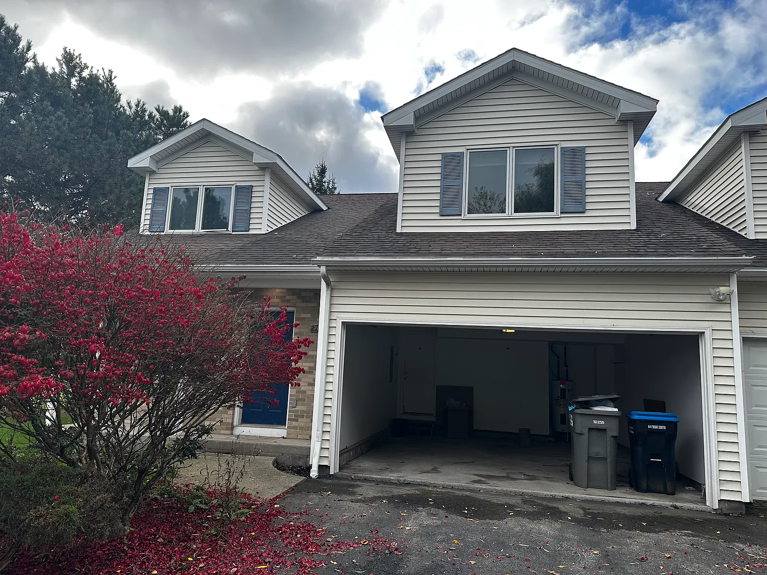 3 bed, 2.5 bath, 1593 sqft, $3,000 — Photo 1