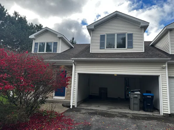 2705 Lac De Ville Blvd, Rochester, NY 14618