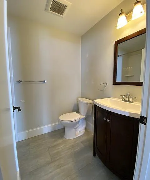 16 Linden Ave #7 — Photo 5