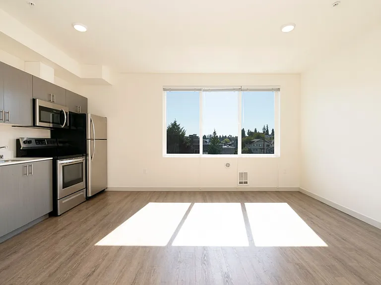4801 Fauntleroy Apartments — Photo 16