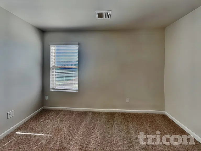 1433 Veranda Ln — Photo 11
