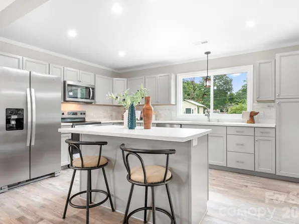 3388 Rhyne Forest Rd, Iron Station, NC 28080