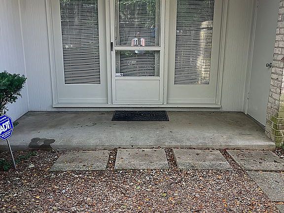 2nd image of 840 Malabu Dr APT 111