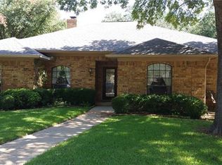 4017 Bobbin Ln, Addison, TX 75001