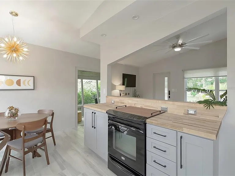 4111 Dr Martin Luther King Jr St N — Photo 22
