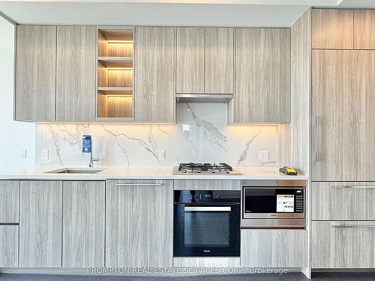 68 Esther Shiner Blvd #2015 — Photo 10