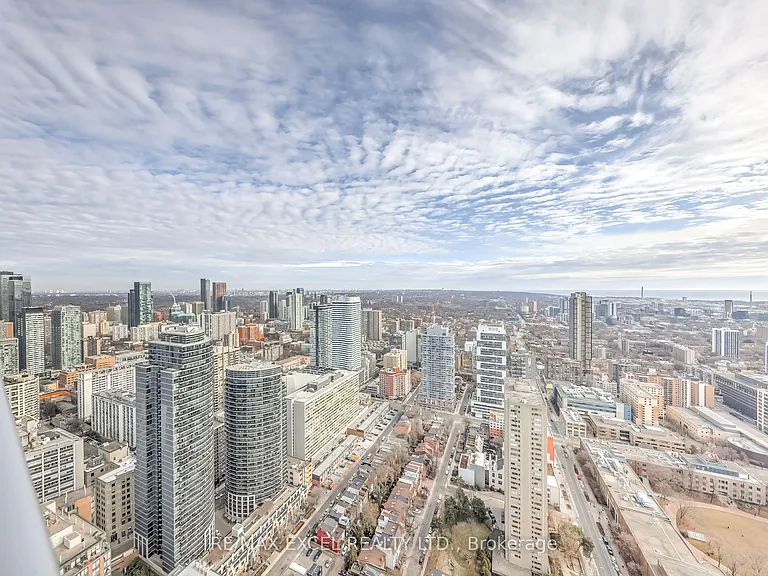 386 Yonge St #4904 — Photo 45