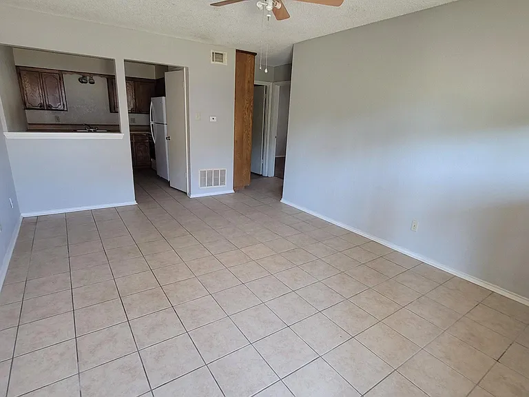 505 Hackberry St — Photo 1