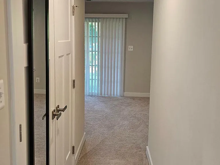 2055 Rivers Dr — Photo 4