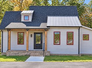 305 Zion Dr, Farmville, VA 23901