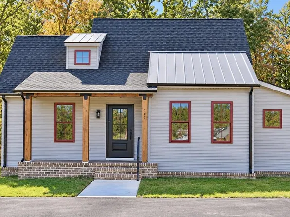305 Zion Dr, Farmville, VA 23901
