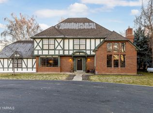 2340 Mapleway Rd, Yakima, WA 98908
