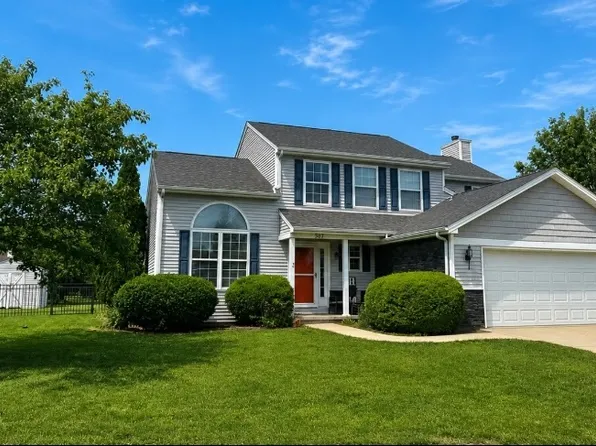302 Orchard Dr, Mahomet, IL 61853