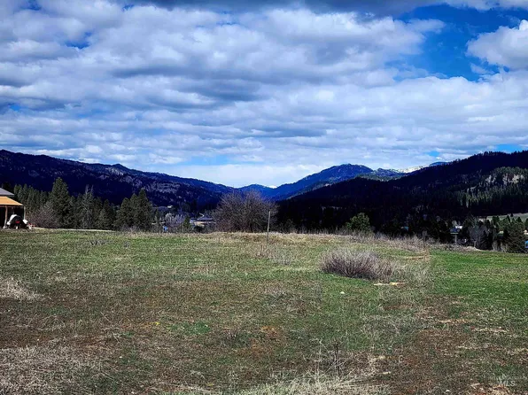 14 Open Rd, Garden Valley, ID 83622