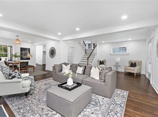 51 E 53rd Ter, Kansas City, MO 64112