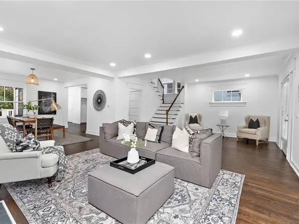 51 E 53rd Ter, Kansas City, MO 64112