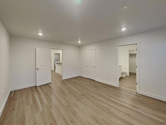 3rd image of 8552 47th Pl NE