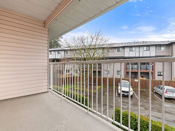 5th image of 46562 Yale Rd #6