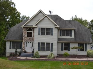 6186 Sunset Dr, Swiftwater, PA 18370